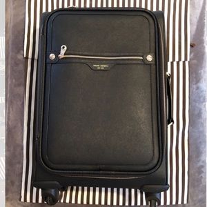 Henri Bendel West 57th 360 Wheelie